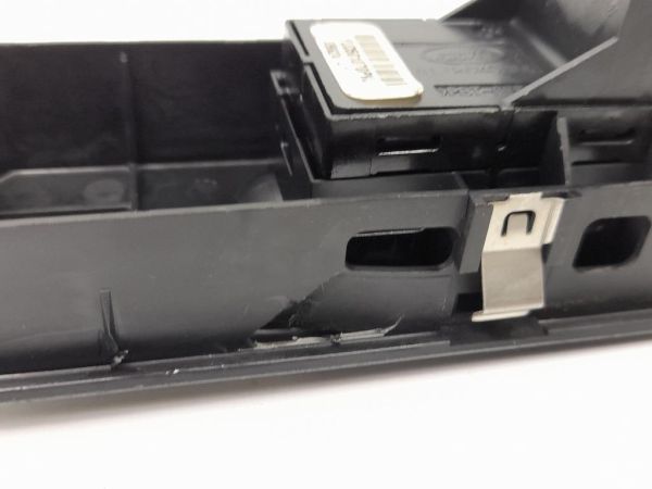 Interruttore Alzacristalli Anteriore Sinistro Per Discovery III E Range Rover Sport 2005-2006 – 16 Poli, YUD501110PVJ