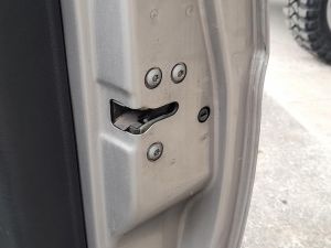 SERRATURA PORTA ANT. DX. LANCIA YPSILON «I» (2004) [it040442]