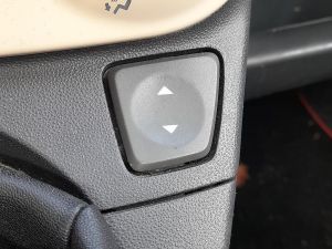 INTERRUTTORE ALZACRISTALLI (CRUSCOTTO)  DX. FIAT 500 «II» (2008) [it061907]