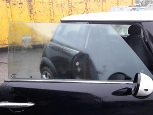 CRISTALLO SCENDENTE PORTA ANT. DX. MINI MINI COOPER «R50» (2001) [it064171]