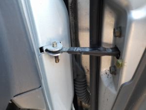 TIRANTE ARRESTO APERTURA PORTA ANT. DX. SUZUKI JIMNY «I» (1999) [it077835]